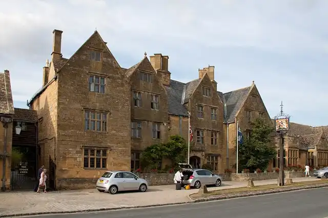 Lygon Arms Broadway; location photograph, not a 2026 event photograph