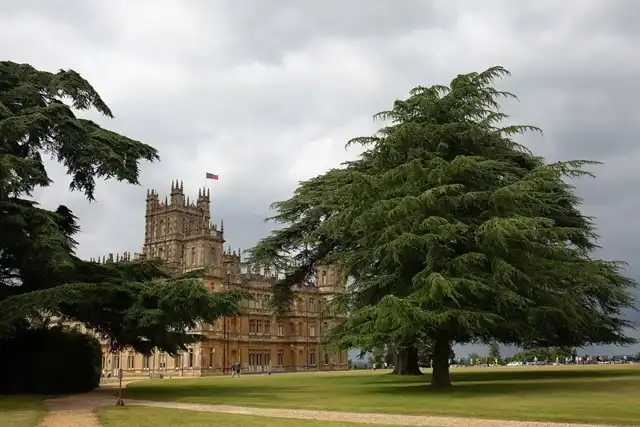 Highclere Christmas Tours & Carols — the historic venue setting