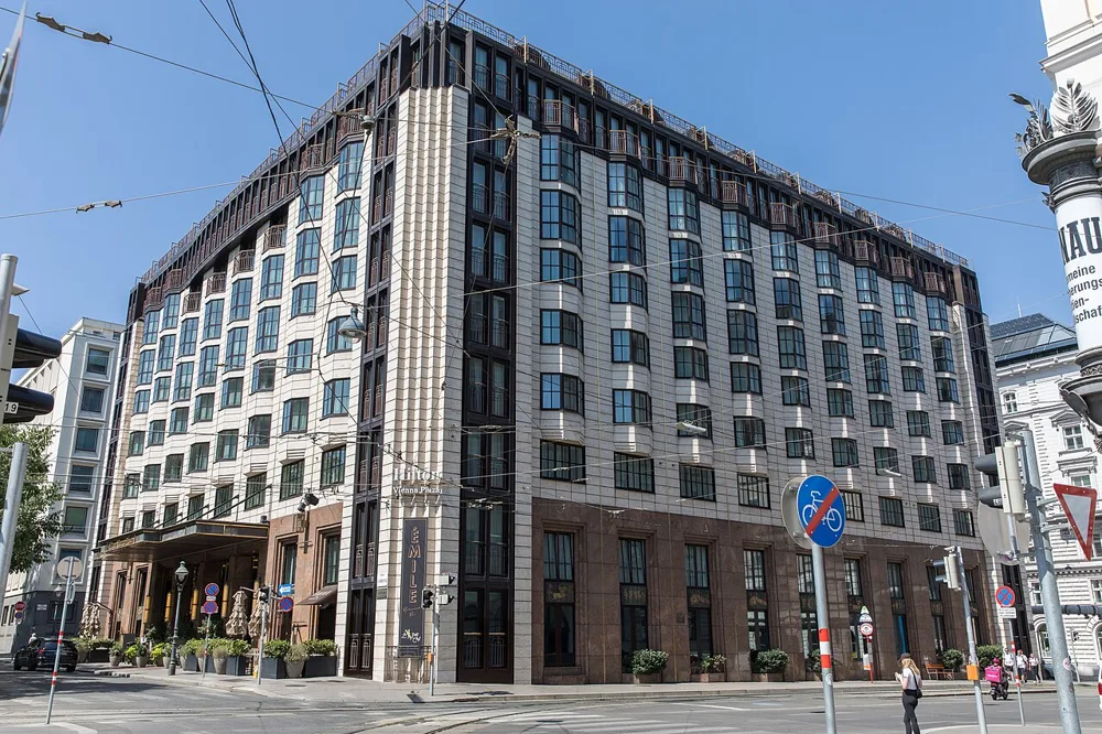 Hilton Vienna Plaza exterior